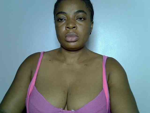 LadyNoire webcam