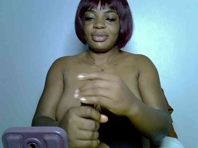 LadyNoire webcam