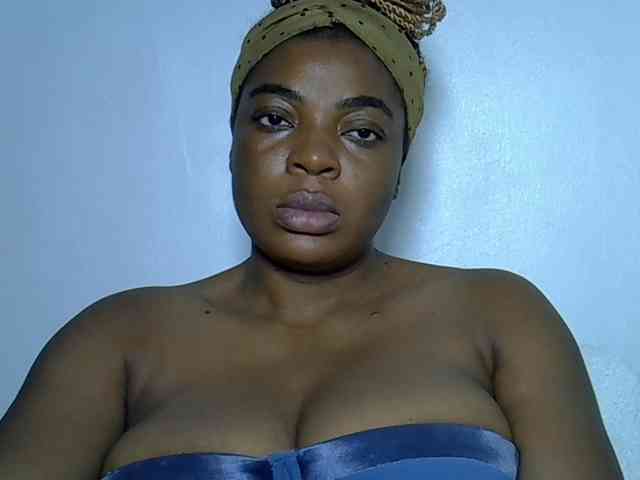 LadyNoire webcam