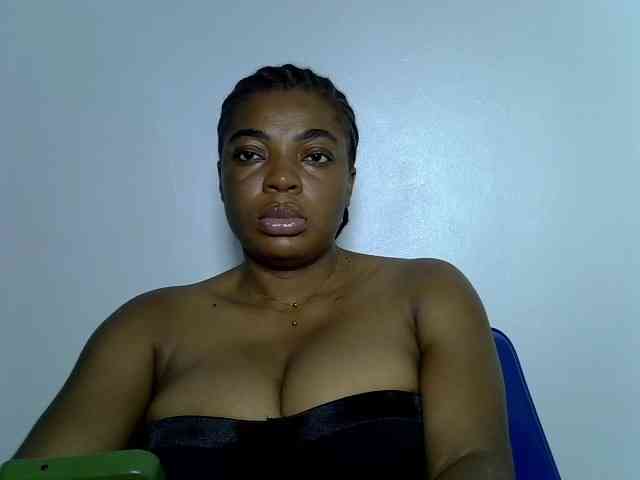 LadyNoire webcam