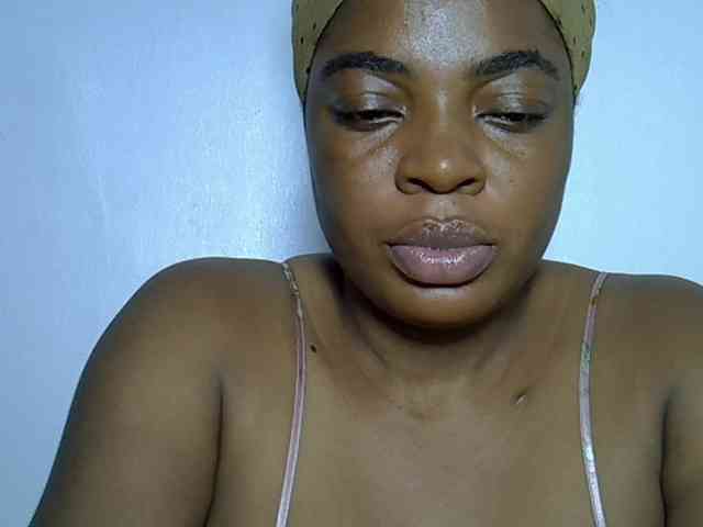 LadyNoire webcam