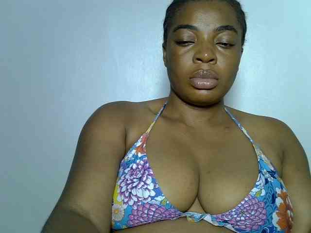 LadyNoire webcam