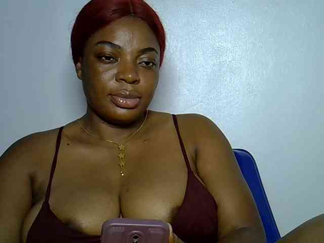 LadyNoire webcam