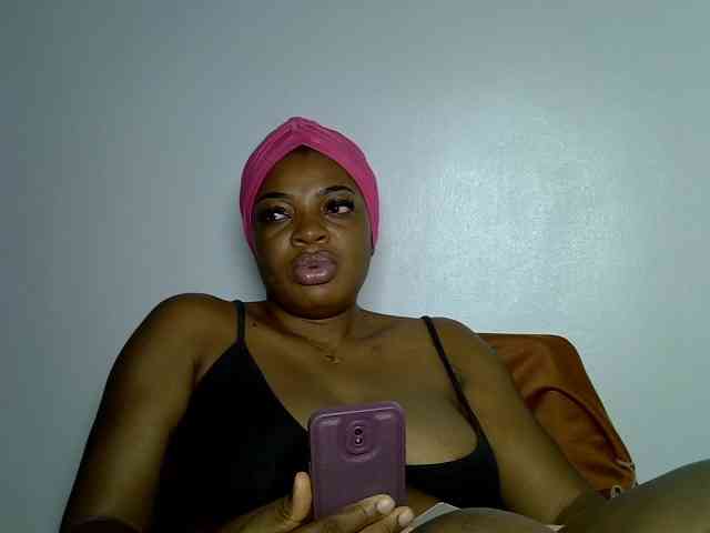 LadyNoire webcam