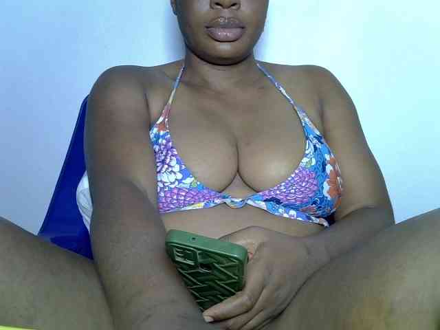 LadyNoire webcam