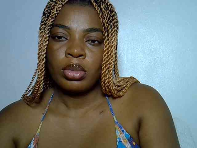 LadyNoire webcam