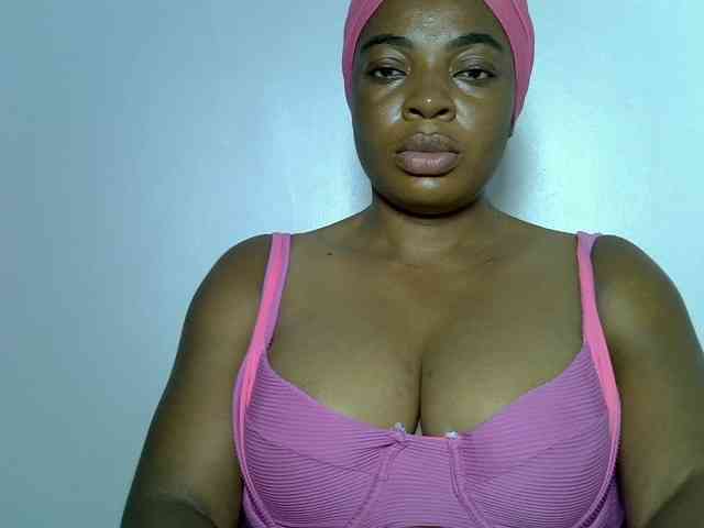 LadyNoire webcam