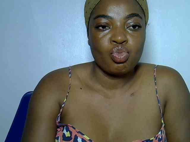 LadyNoire webcam