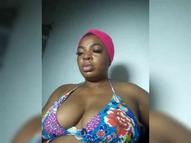 LadyNoire webcam