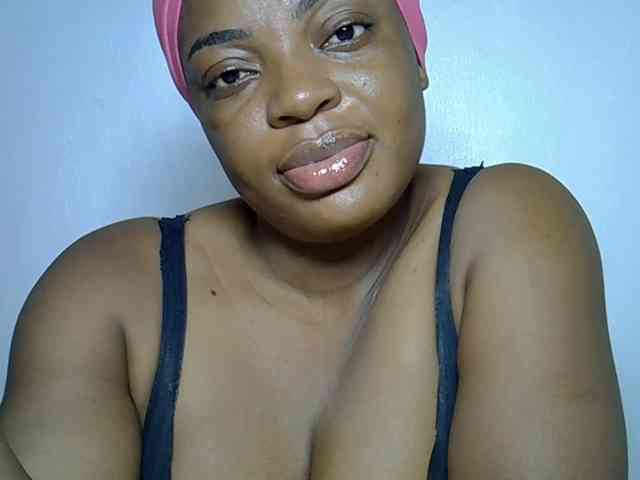 LadyNoire webcam