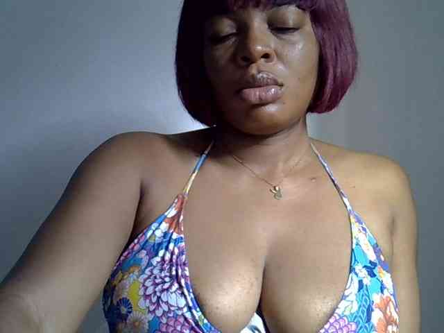LadyNoire webcam
