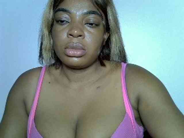 LadyNoire webcam