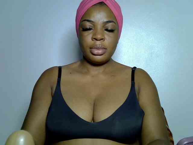 LadyNoire webcam