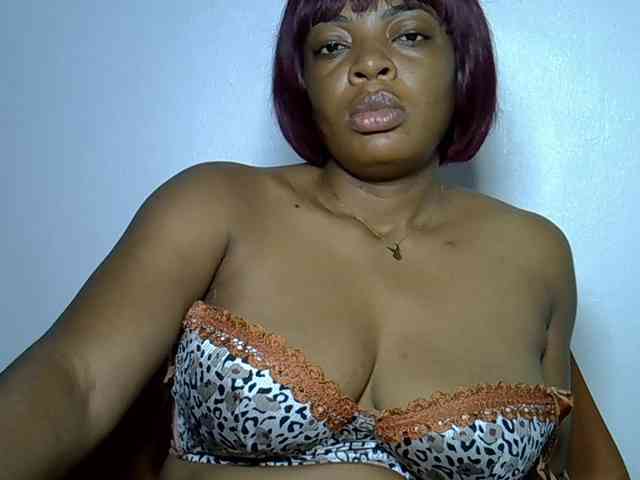 LadyNoire webcam