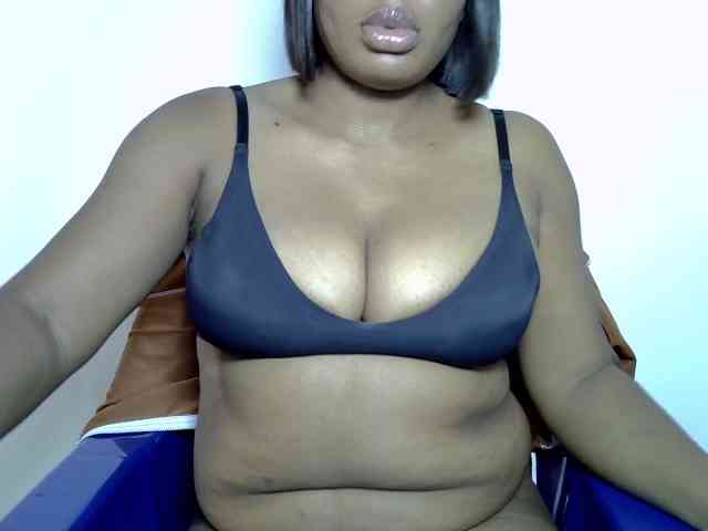LadyNoire webcam