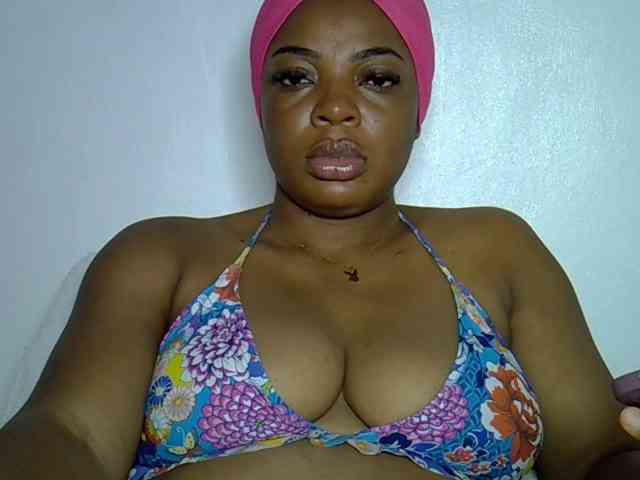 LadyNoire webcam