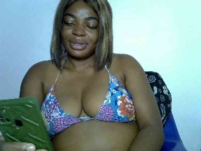 LadyNoire webcam