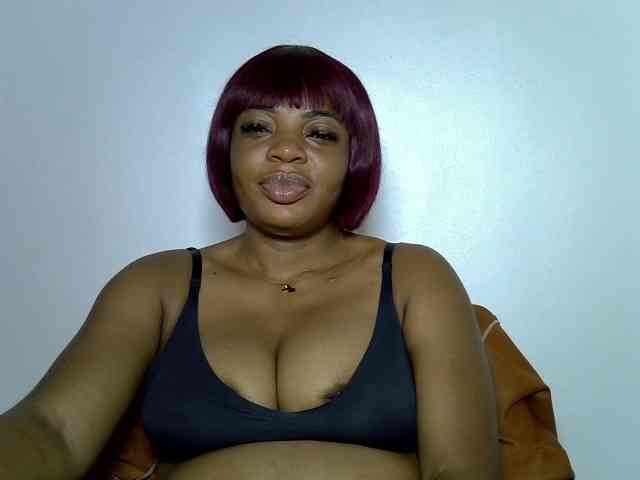LadyNoire webcam