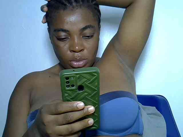 LadyNoire webcam
