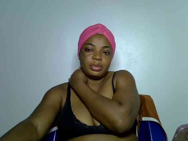 LadyNoire webcam