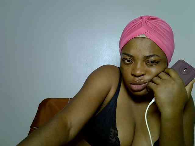 LadyNoire webcam