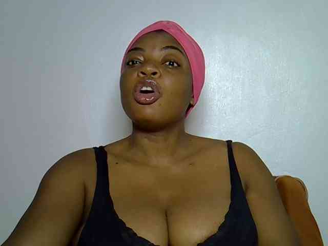 LadyNoire webcam