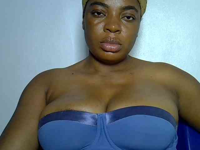 LadyNoire webcam