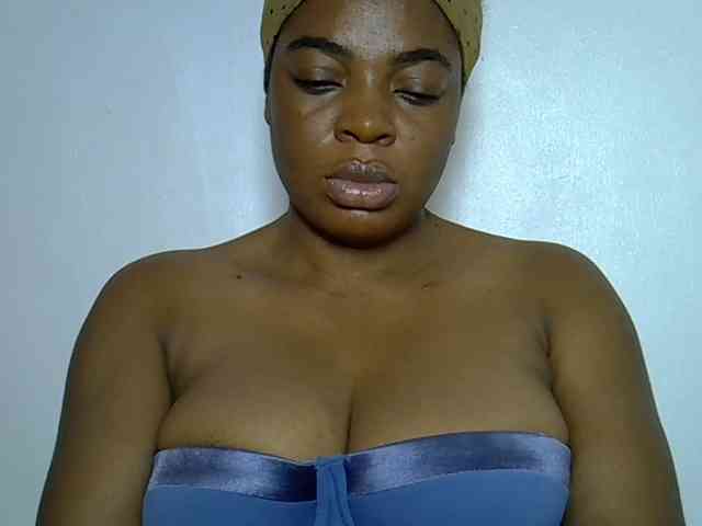 LadyNoire webcam