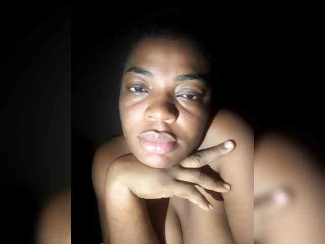 LadyNoire webcam