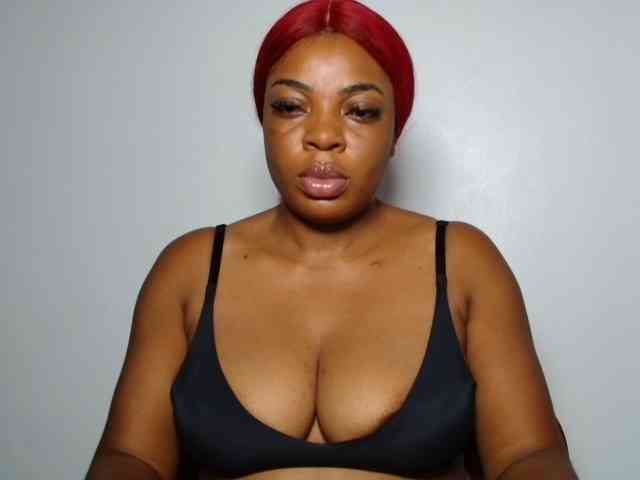 LadyNoire webcam