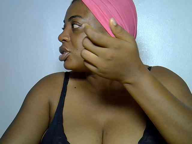 LadyNoire webcam