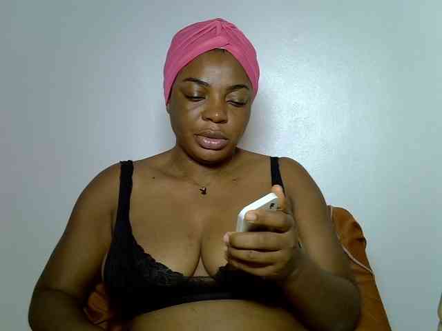 LadyNoire webcam