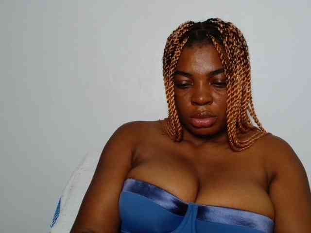 LadyNoire webcam