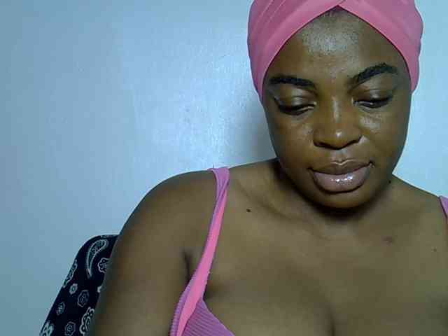 LadyNoire webcam