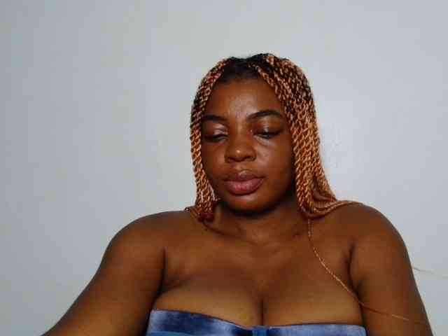 LadyNoire webcam