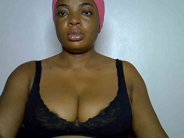LadyNoire webcam