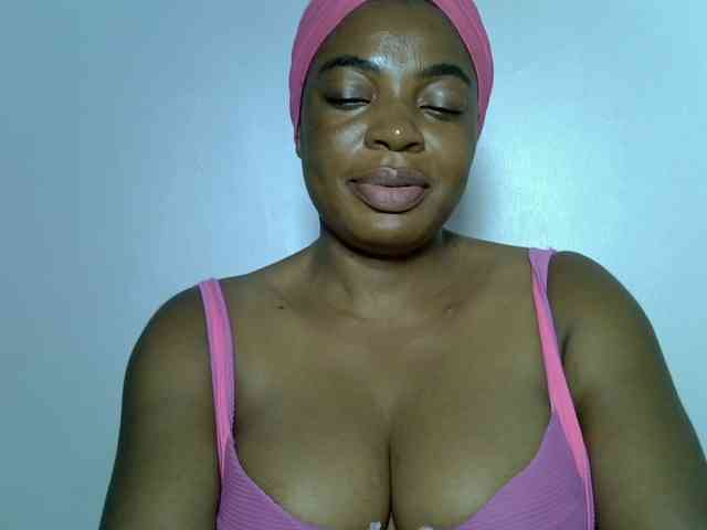 LadyNoire webcam