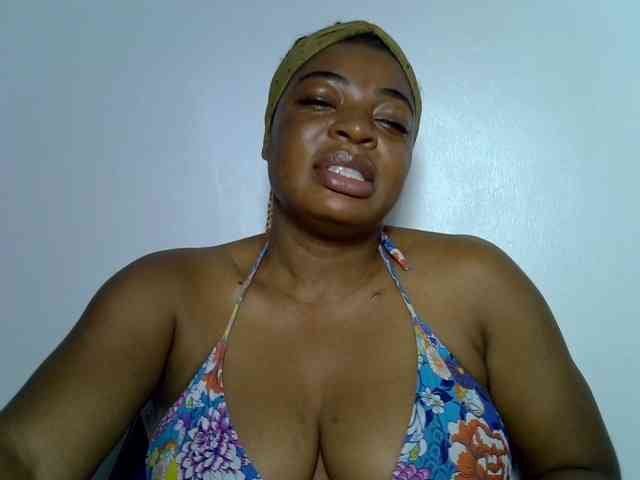 LadyNoire webcam