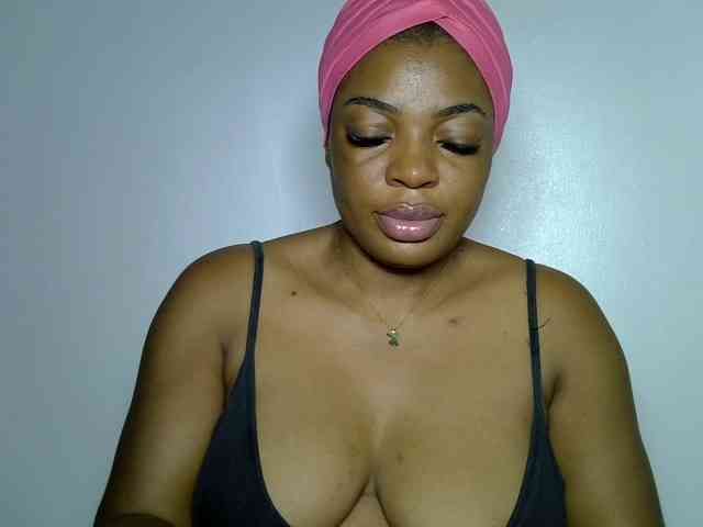 LadyNoire webcam