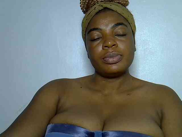 LadyNoire webcam