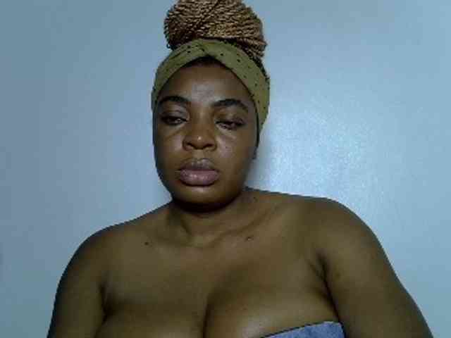 LadyNoire webcam