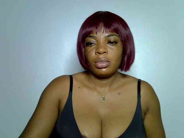 LadyNoire webcam