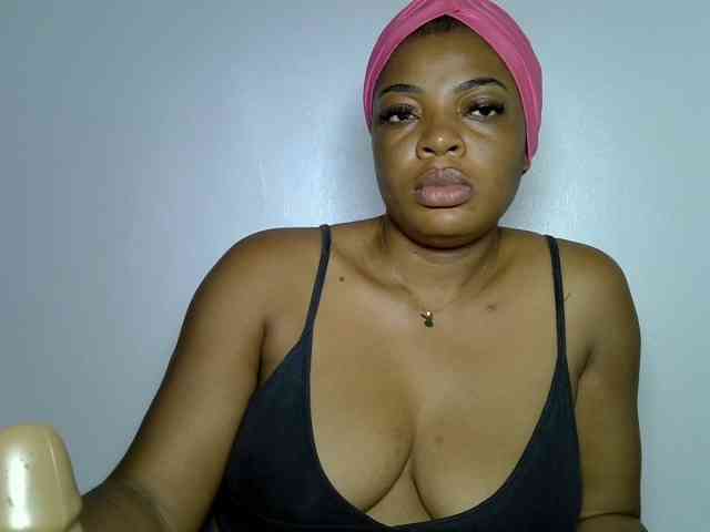 LadyNoire webcam