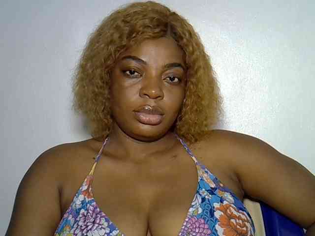 LadyNoire webcam
