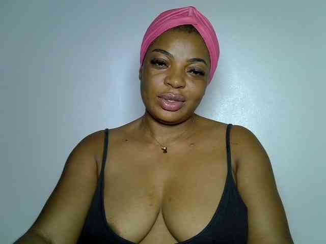 LadyNoire webcam