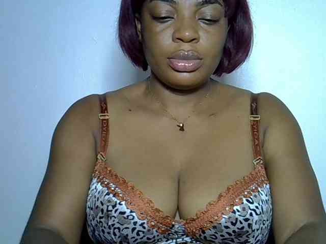 LadyNoire webcam