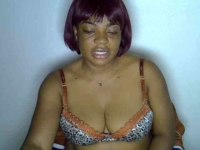 LadyNoire webcam