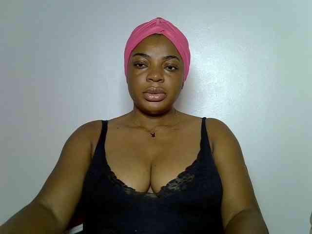 LadyNoire webcam