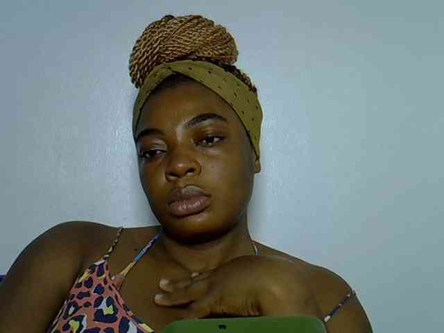 LadyNoire webcam