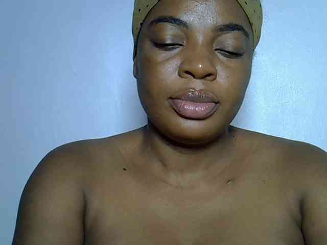 LadyNoire webcam